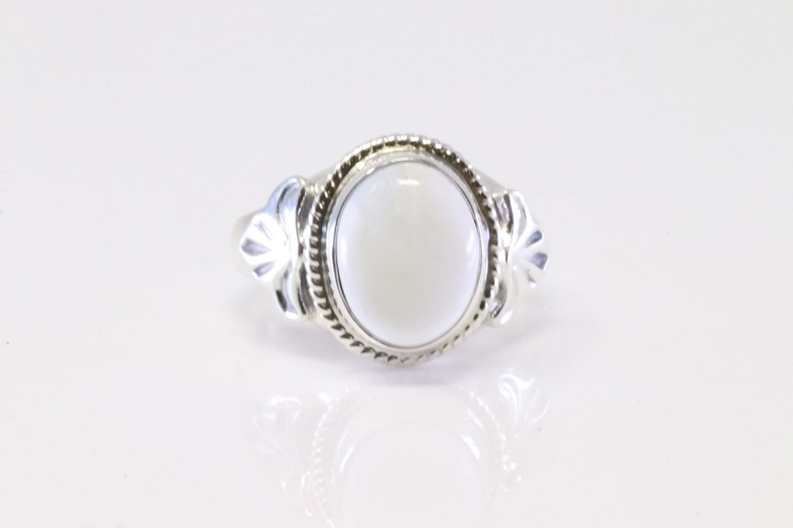 Native America Navajo Sterling Silver White Stone Ring By A.T. (1 of 4)