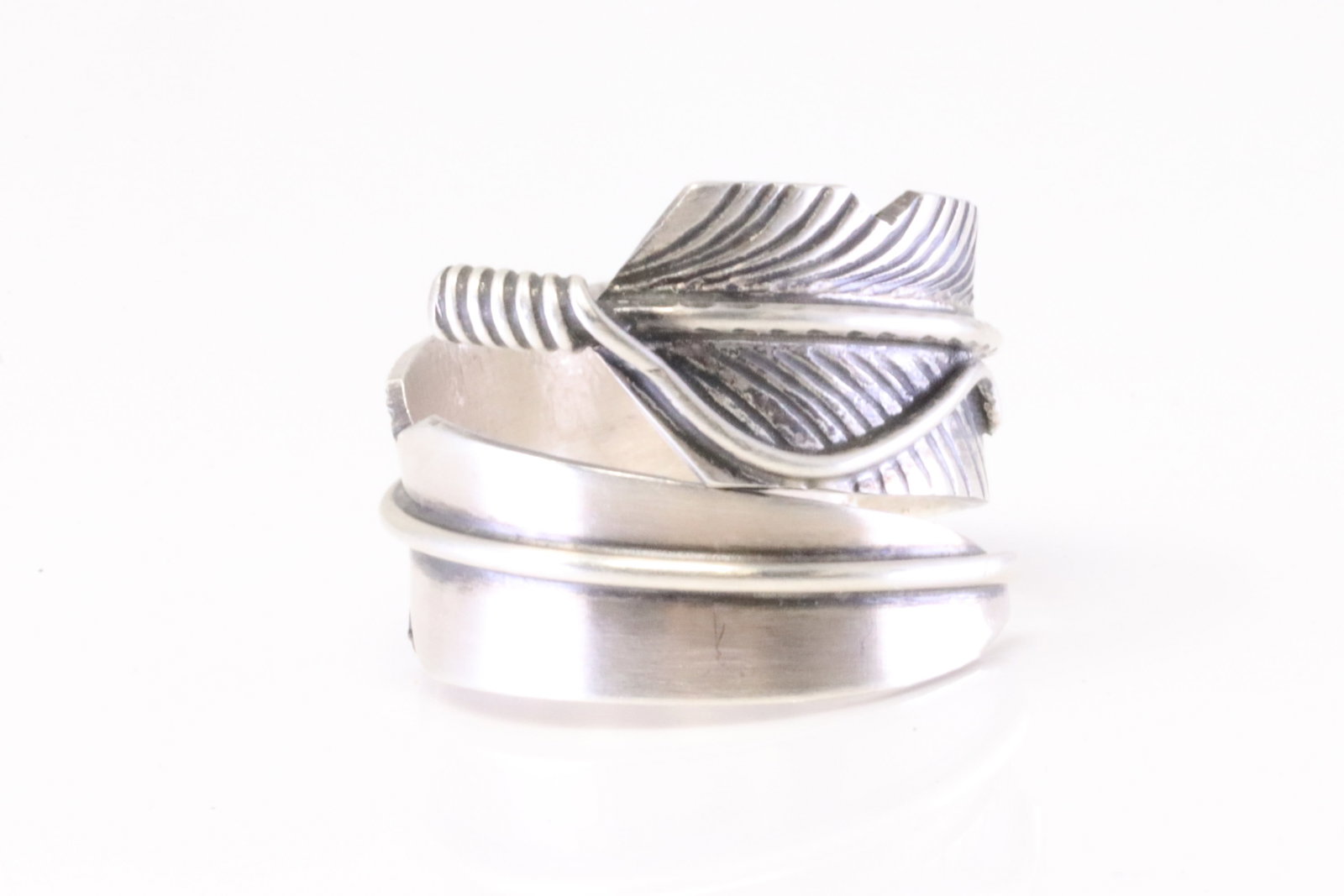 Native America Navajo Sterling Silver Feather Ring By C.C.: This is a Native America Navajo Sterling Silver Feather Ring By C.C. Ring size: 7.25.