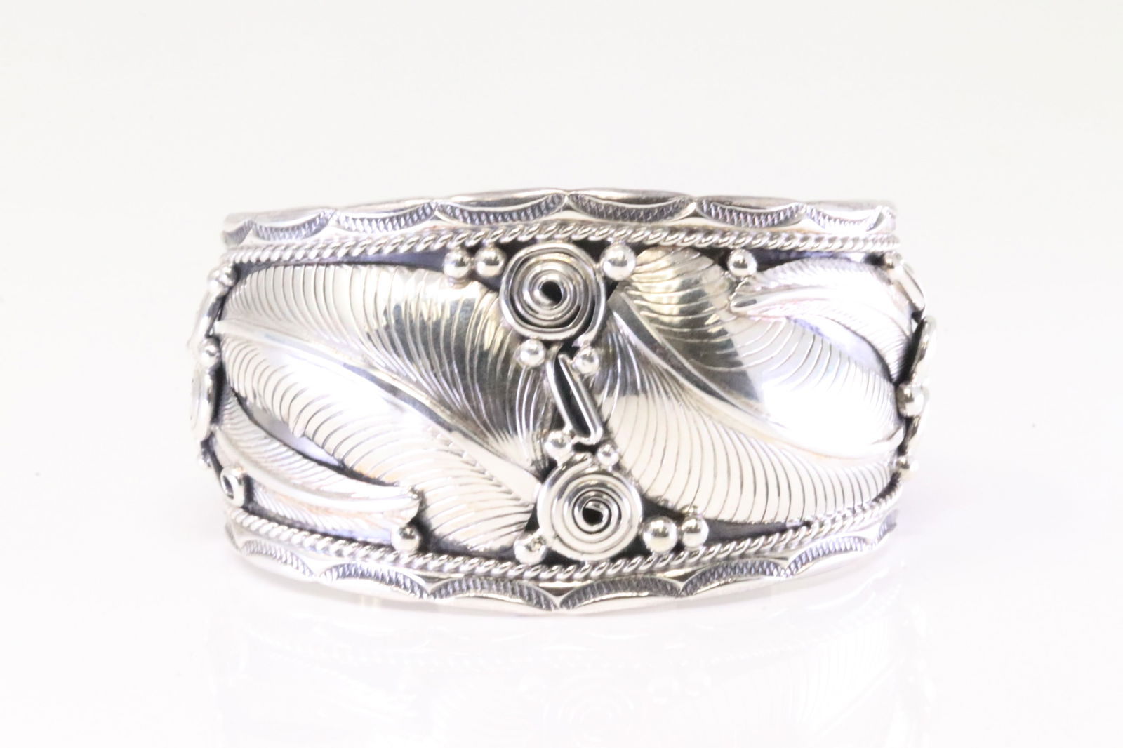 Native America Navajo Sterling Silver Bracelet Leaf Cuff By Darrell Morgan. (1 of 4)