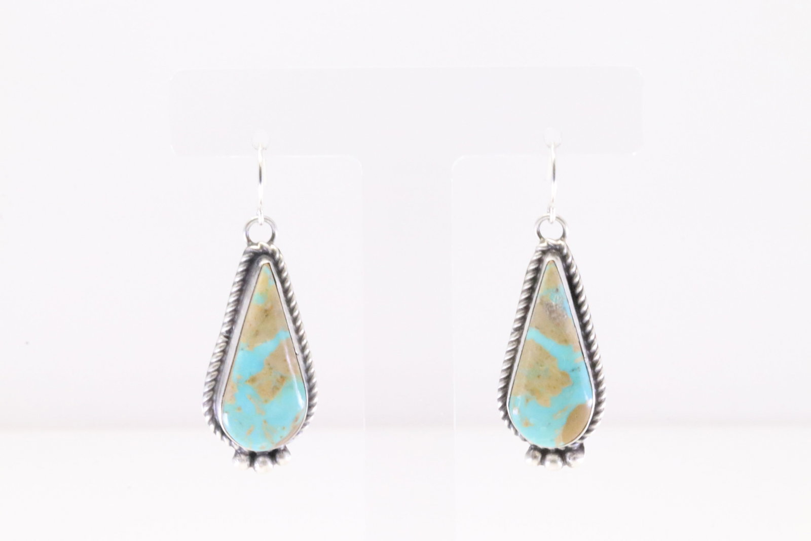 Native America Navajo Sterling Silver Kingman Turquoise Dangling Earring's By Judith Dixon.: This is a Native America Navajo Sterling Silver Kingman Turquoise Dangling Earring's By Judith Dixon.
