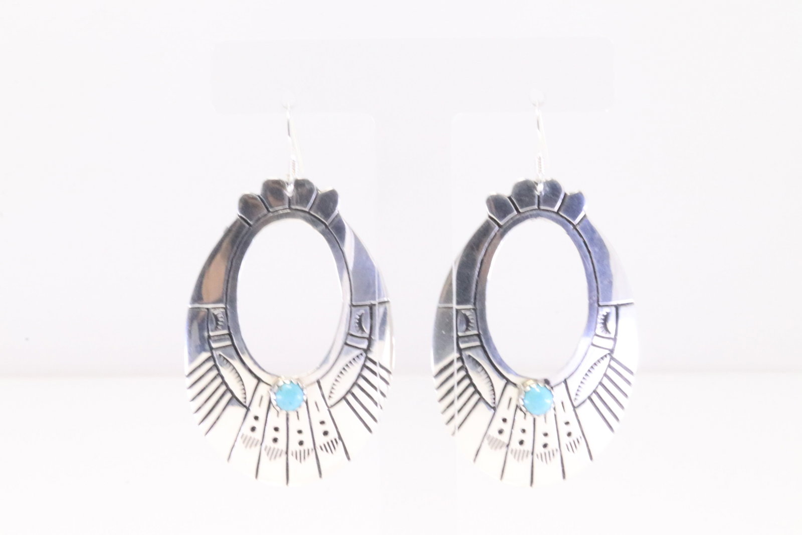 Native America Navajo Sterling Silver Turquoise Dangling Earring's By T&R Singer.: This is a Native America Navajo Sterling Silver Turquoise Dangling Earring's By T&R Singer.
