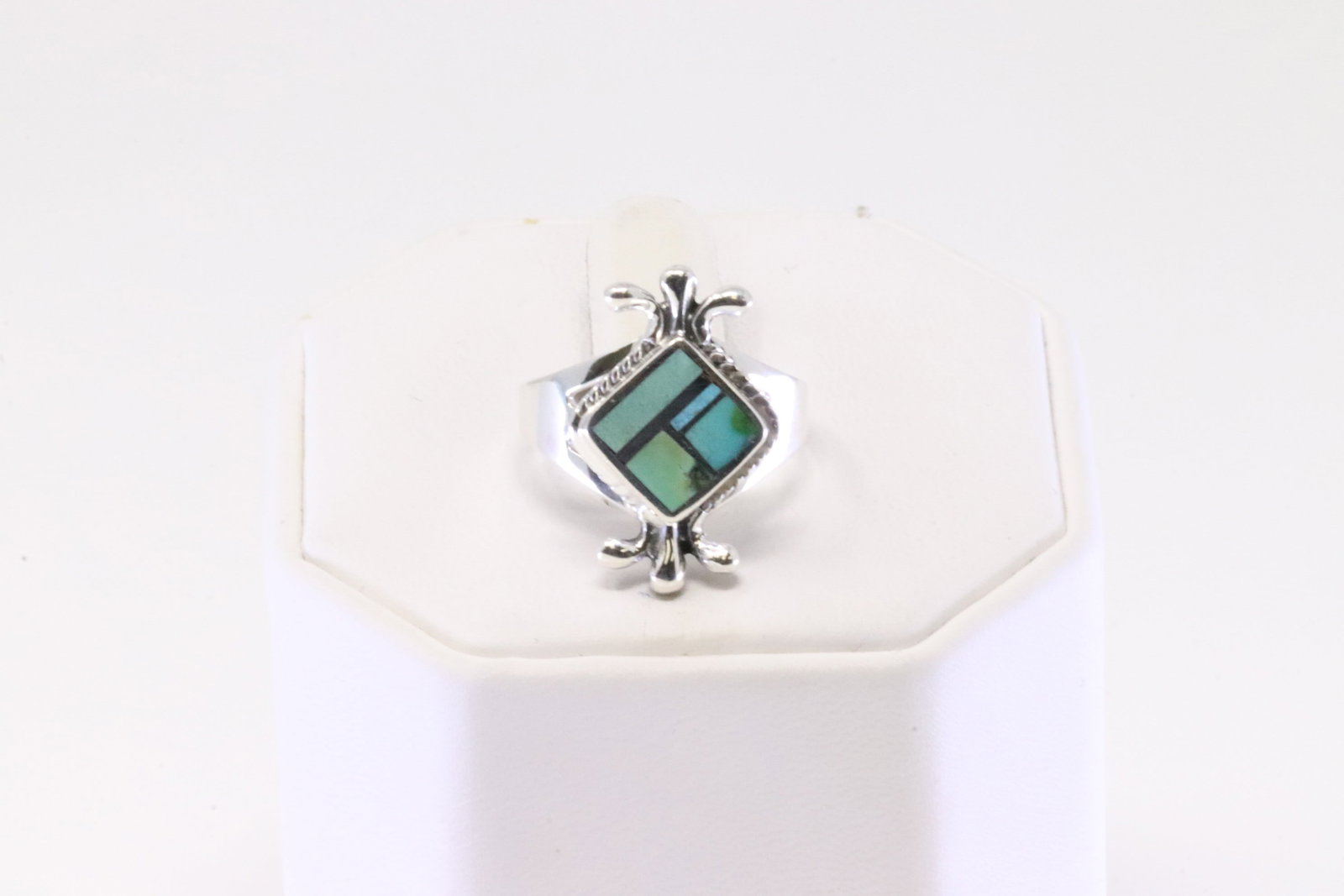 Native America Navajo Sterling Silver Turquoise Inlay Ring By James Manygoats.: This is a Native America Navajo Sterling Silver Turquoise Inlay Ring By James Manygoats. Ring size: 7.25.