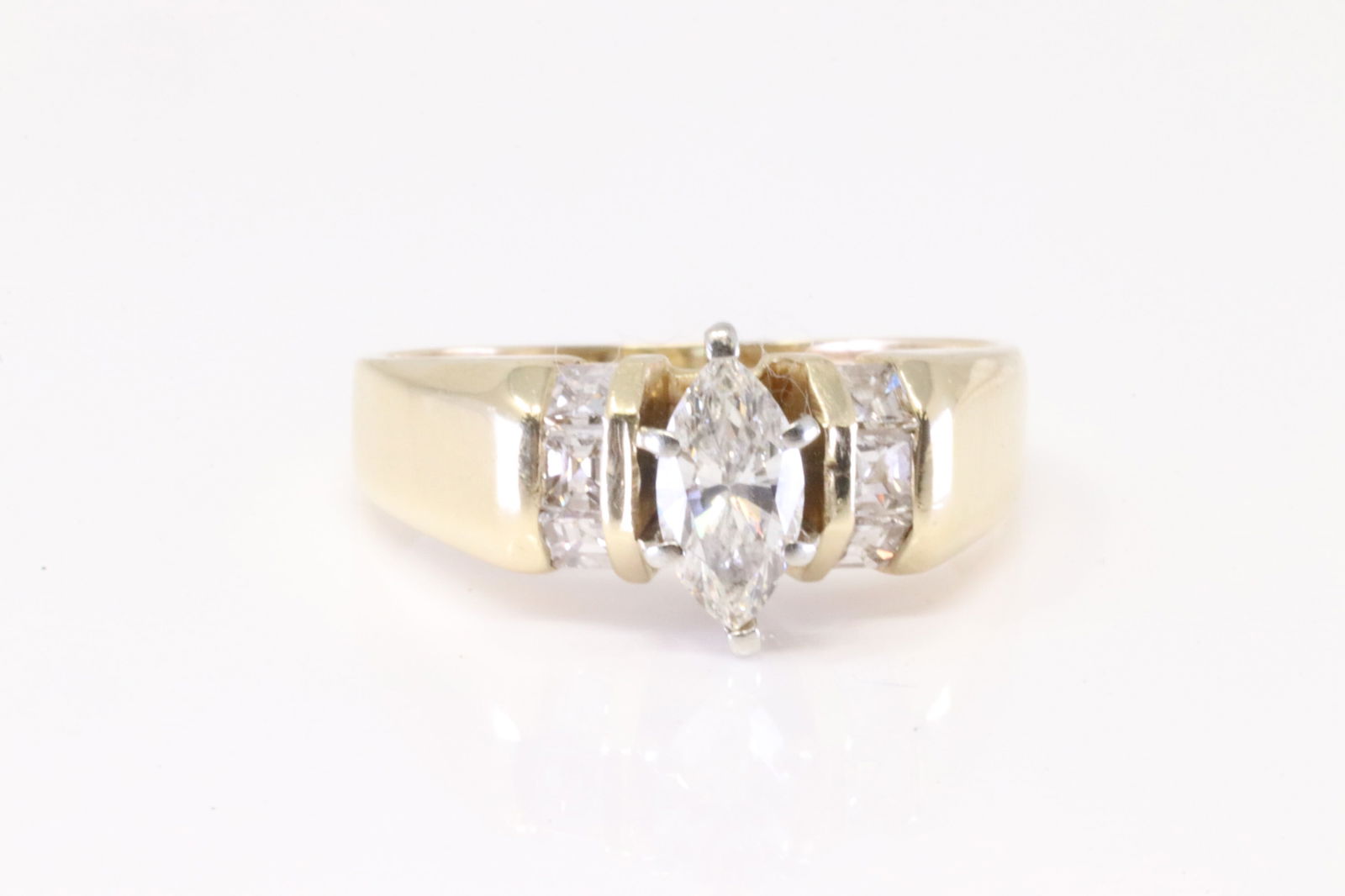 Engagement Diamond Ring 14Kt. (1 of 4)