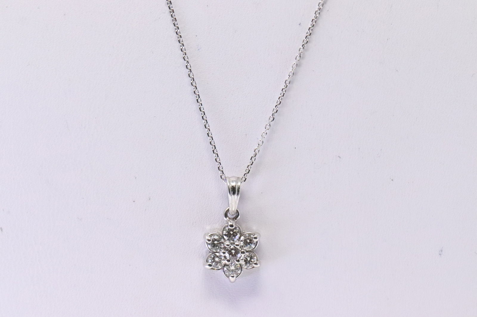 Diamond Flower Pendant 18Kt. (1 of 4)