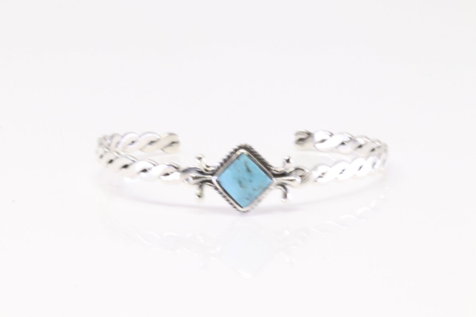 Native America Navajo Sterling Silver Turquoise Bracelet Cuff By Mike Smith.: This is a America Navajo Sterling Silver Turquoise Bracelet Cuff By Mike Smith.