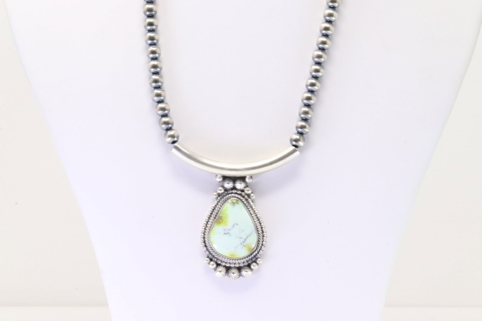 Native America Navajo Sterling Silver Palomino Necklace By Tom Lewis.: This is a Native America Navajo Sterling Silver Palomino Necklace By Tom Lewis. Necklace length: 16.00"