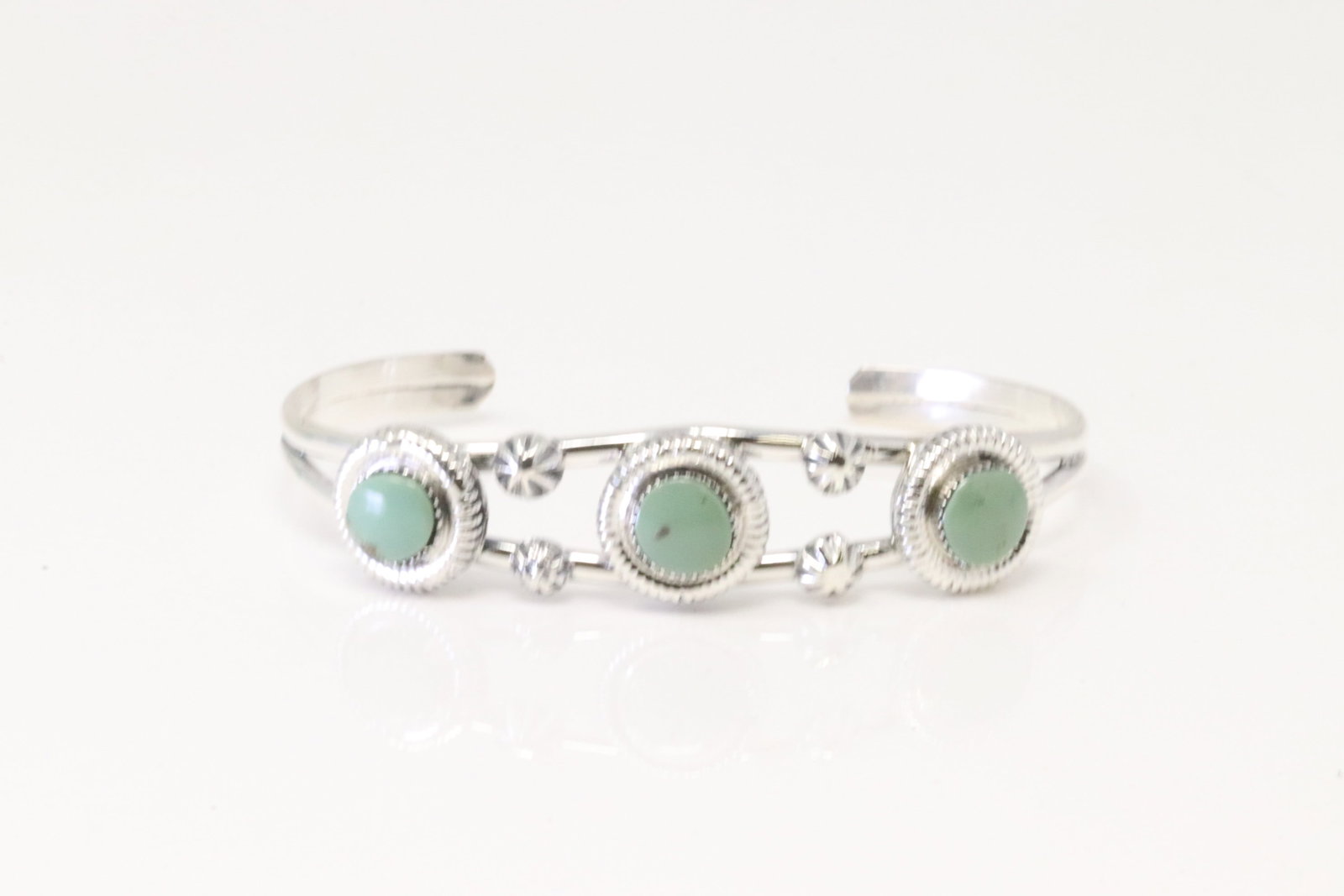 Native America Navajo Sterling Silver Turquoise Bracelet Cuff By Dorothy Lee.: This is a Native America Navajo Sterling Silver Turquoise Bracelet Cuff By Dorothy Lee.