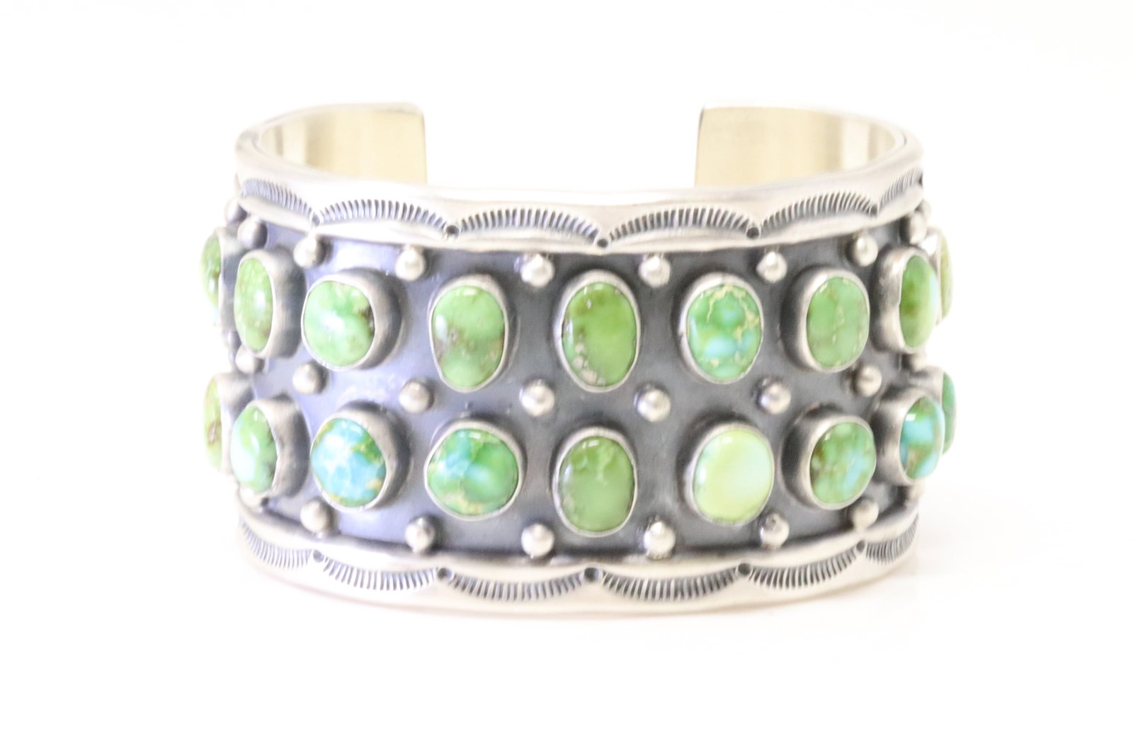 Native America Navajo Sterling Silver Sonora Gold Turquoise Bracelet Cuff By Tom Lewis.: This is a Native America Navajo Sterling Silver Sonora Gold Turquoise Bracelet Cuff By Tom Lewis. Total weight: 108.00 Grams.