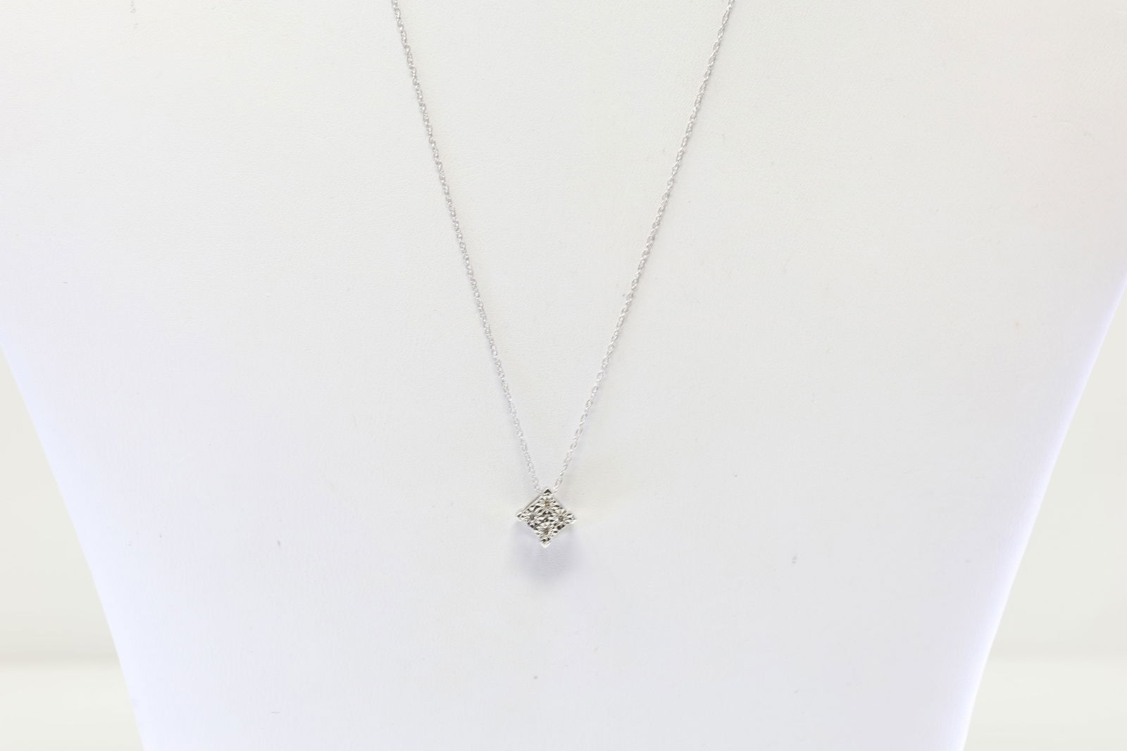 Diamond Pendant / Necklace 10Kt. (1 of 3)