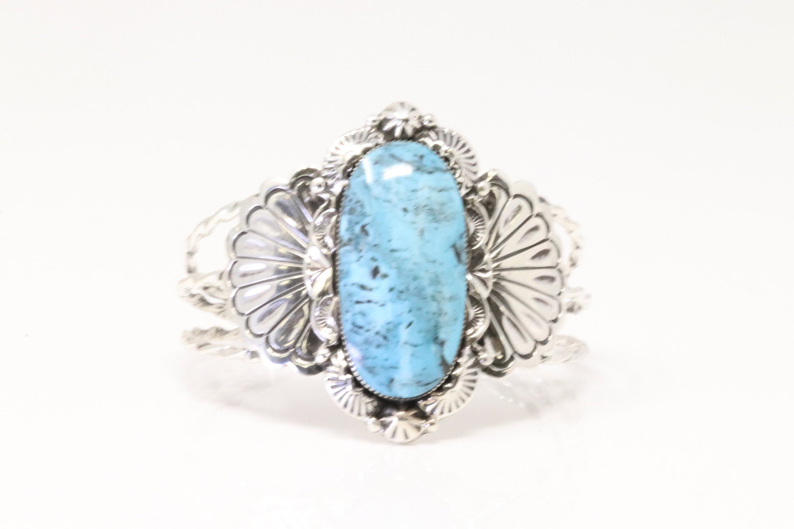 Native America Navajo Sterling Silver Turquoise Bracelet Cuff By Gilbert Smith.: This is a Native America Navajo Sterling Silver Turquoise Bracelet Cuff By Gilbert Smith.