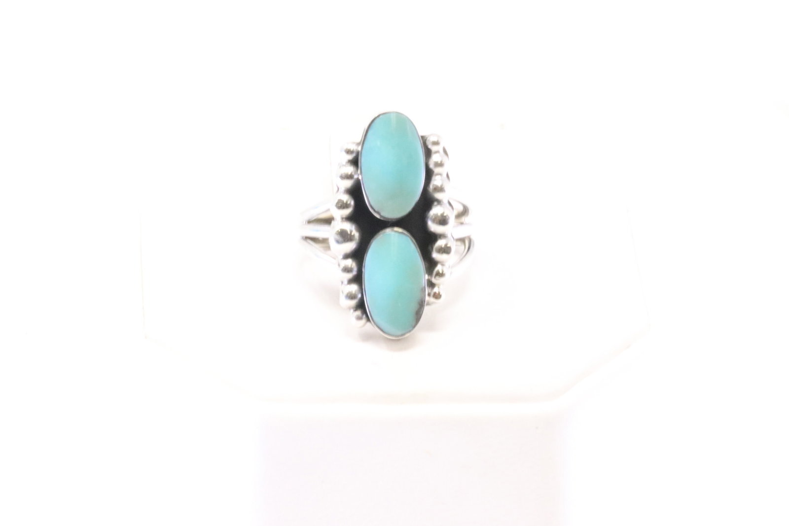 Native American Navajo Sterling Silver Turquoise Ring By Dorothy Lee.: This is a Native American Navajo Sterling Silver Turquoise Ring By Dorothy Lee. Ring size: 4.75.