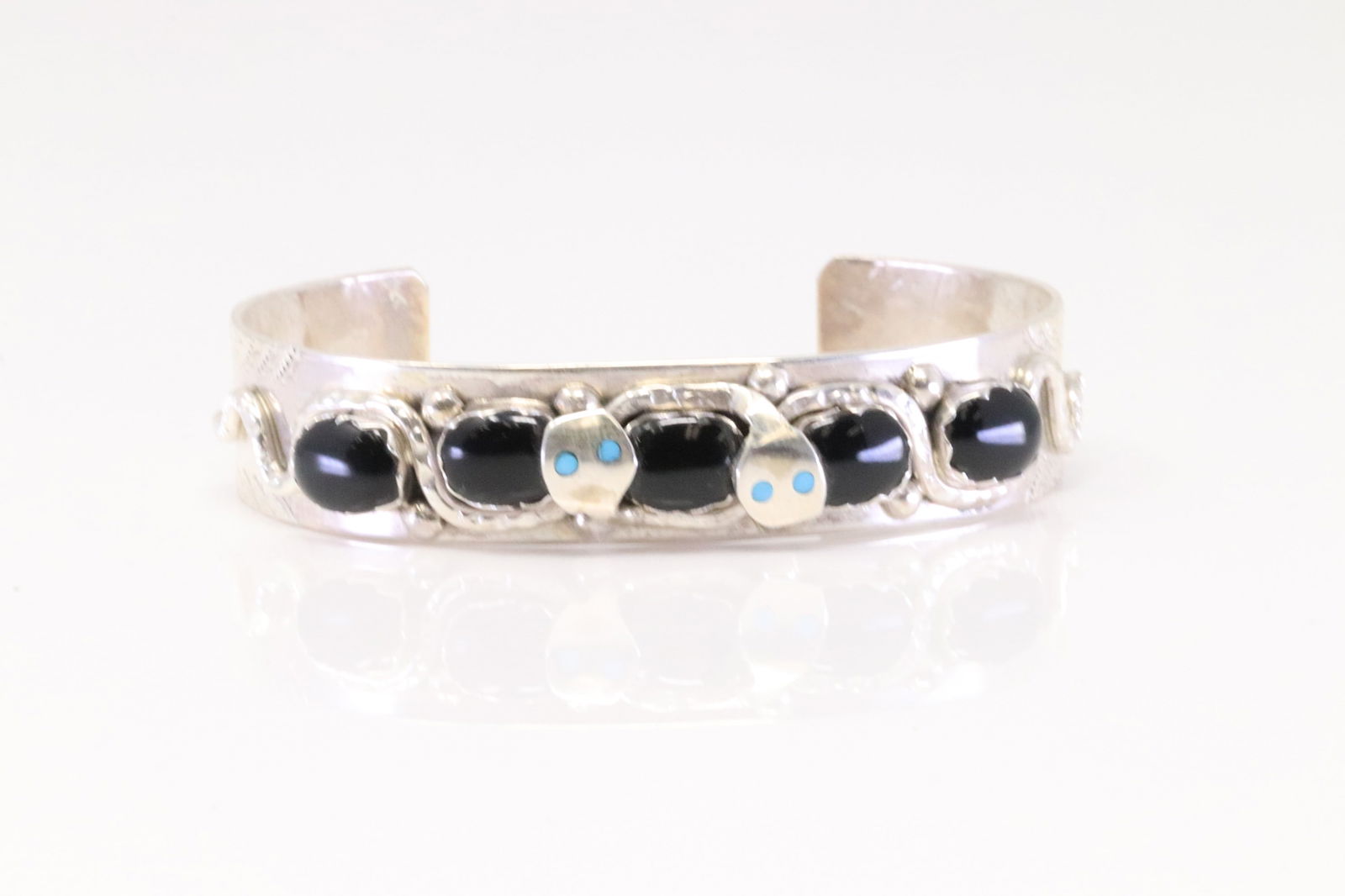 Native America Zuni Sterling Silver Turquoise / Black Onyx Bracelet Cuff By Effie C. (1 of 4)