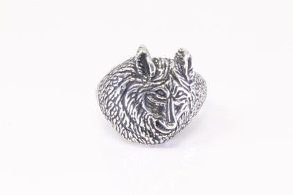 Native America Navajo Sterling Silver Non Indian Wolf Ring.