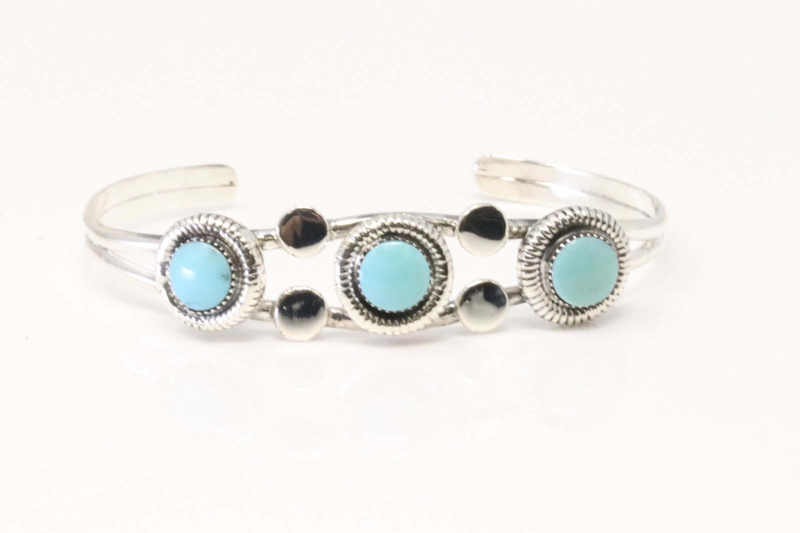 Native America Navajo Sterling Silver Turquoise Bracelet Cuff By Dorothy Lee.: This is a Native America Navajo Sterling Silver Turquoise Bracelet Cuff By Dorothy Lee.