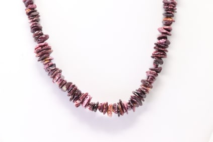 Native America Navajo Sterling Silver Purple Spiny Oyster Necklace.