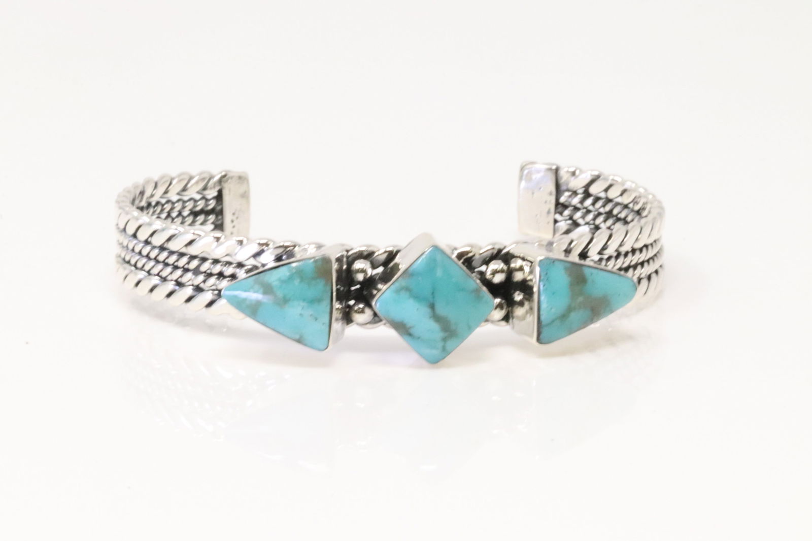 Native America Navajo Sterling Silver Turquoise Bracelet Cuff By Mike Smith.: This is a Native America Navajo Sterling Silver Turquoise Bracelet Cuff By Mike Smith.