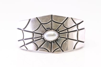 Native America Navajo Sterling Silver Pearl Bracelet Cuff.