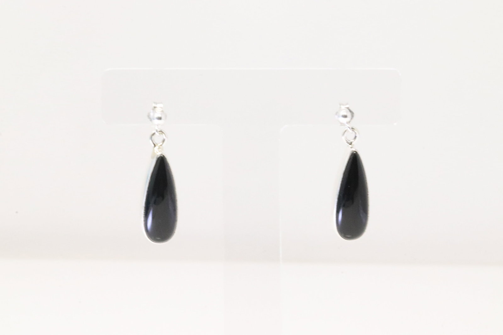 Native American Navajo Sterling Silver Black Onyx Post / Dangling Earring's By S.H.: This is a ative American Navajo Sterling Silver Black Onyx Post / Dangling Earring's By S.H.