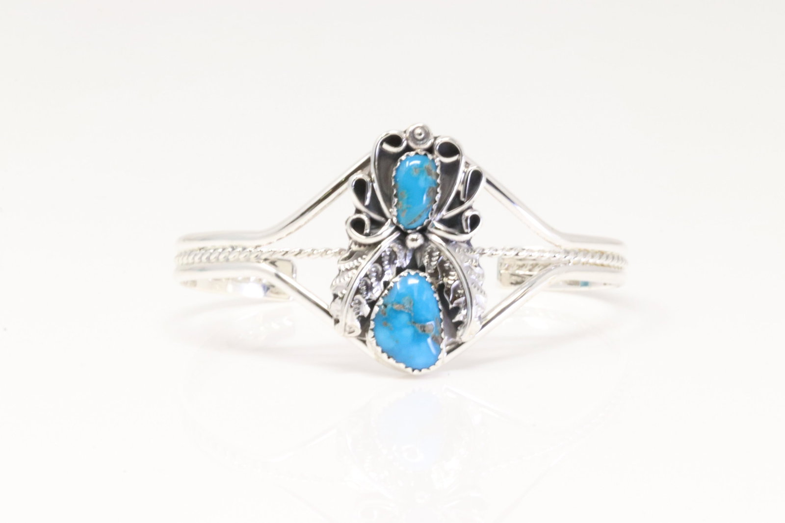 Native American Navajo Sterling Silver Turquoise Bracelet Cuff By Harry B. Yazzie.: This is a Native American Navajo Sterling Silver Turquoise Bracelet Cuff By Harry B. Yazzie.
