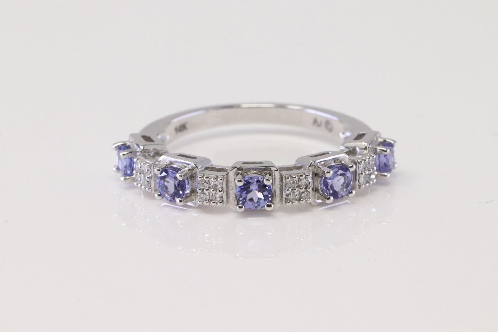 Tanzanite & Diamond Ring 14Kt. (1 of 4)
