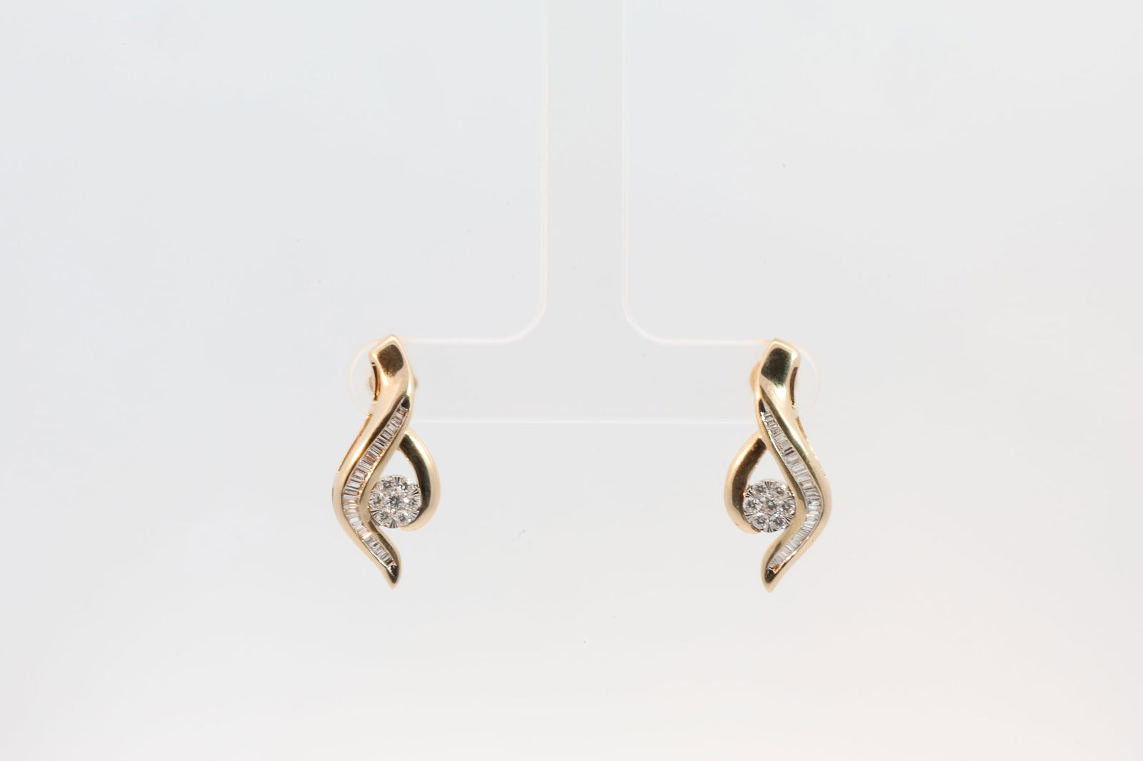 Baguette Diamond Stud Earring 14Kt. (1 of 4)
