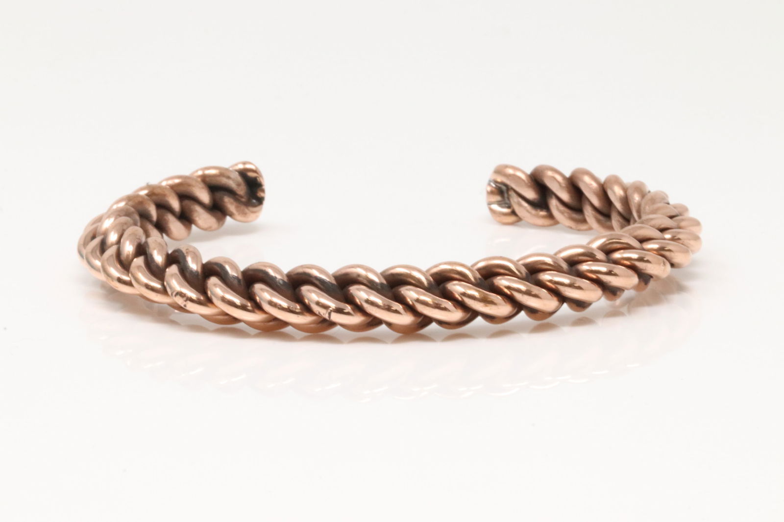 Native America Navajo Copper Bracelet Cuff By Elaine Tahe.: This is a Native America Navajo Copper Bracelet Cuff By Elaine Tahe.