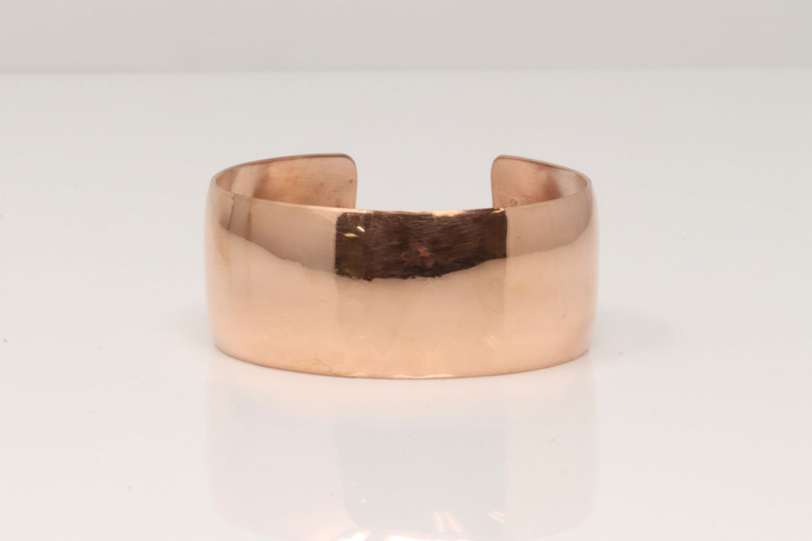 Native American Navajo Copper Bracelet By Elaine Tahe.: This is a Native American Navajo Copper Bracelet By Elaine Tahe.