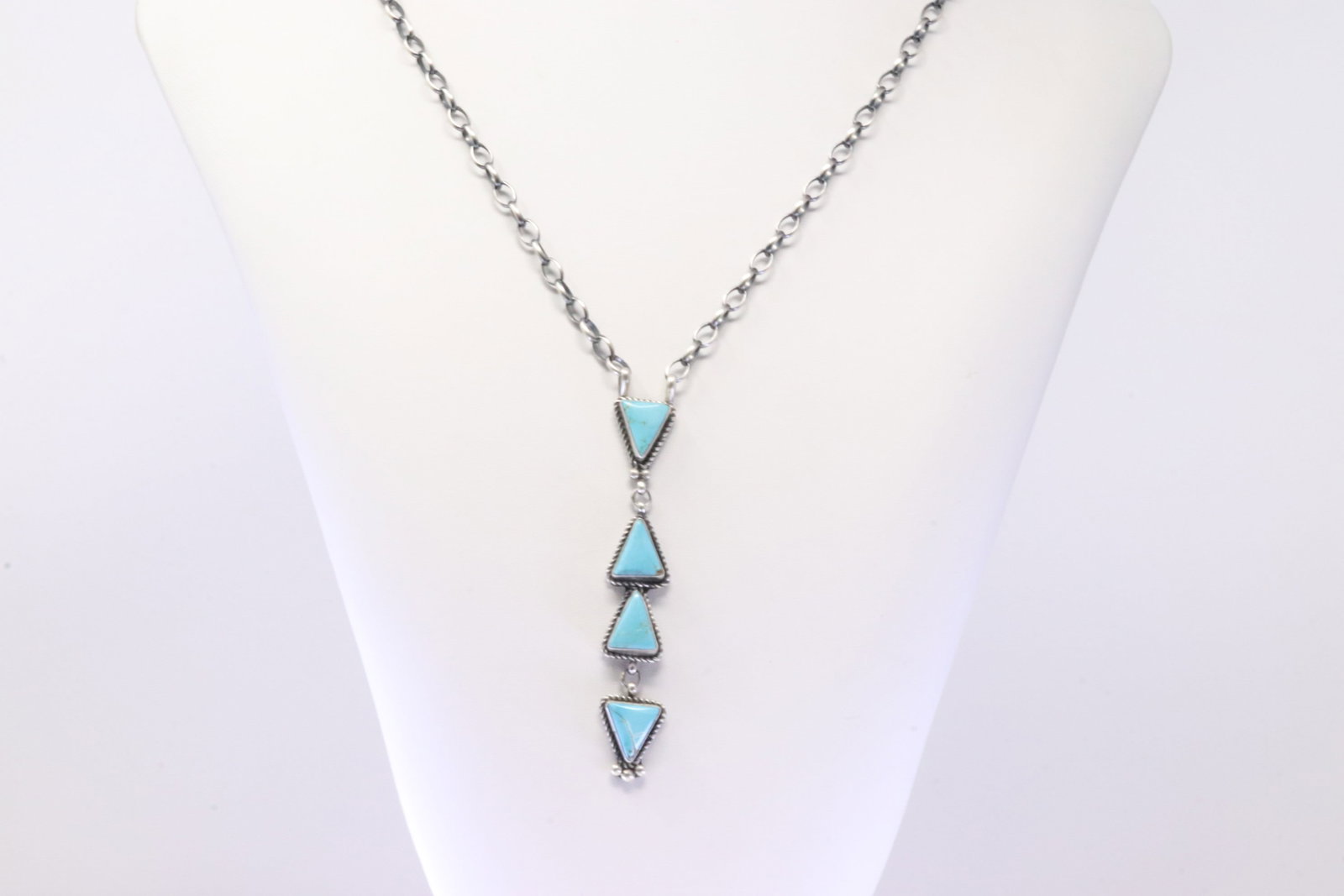 Native America Navajo Sterling Silver Kingman Turquiose Necklace By Judith Dixon: This is a Native America Navajo Sterling Silver Kingman Turquiose Necklace By Judith Dixon Necklace Length: 22.00"