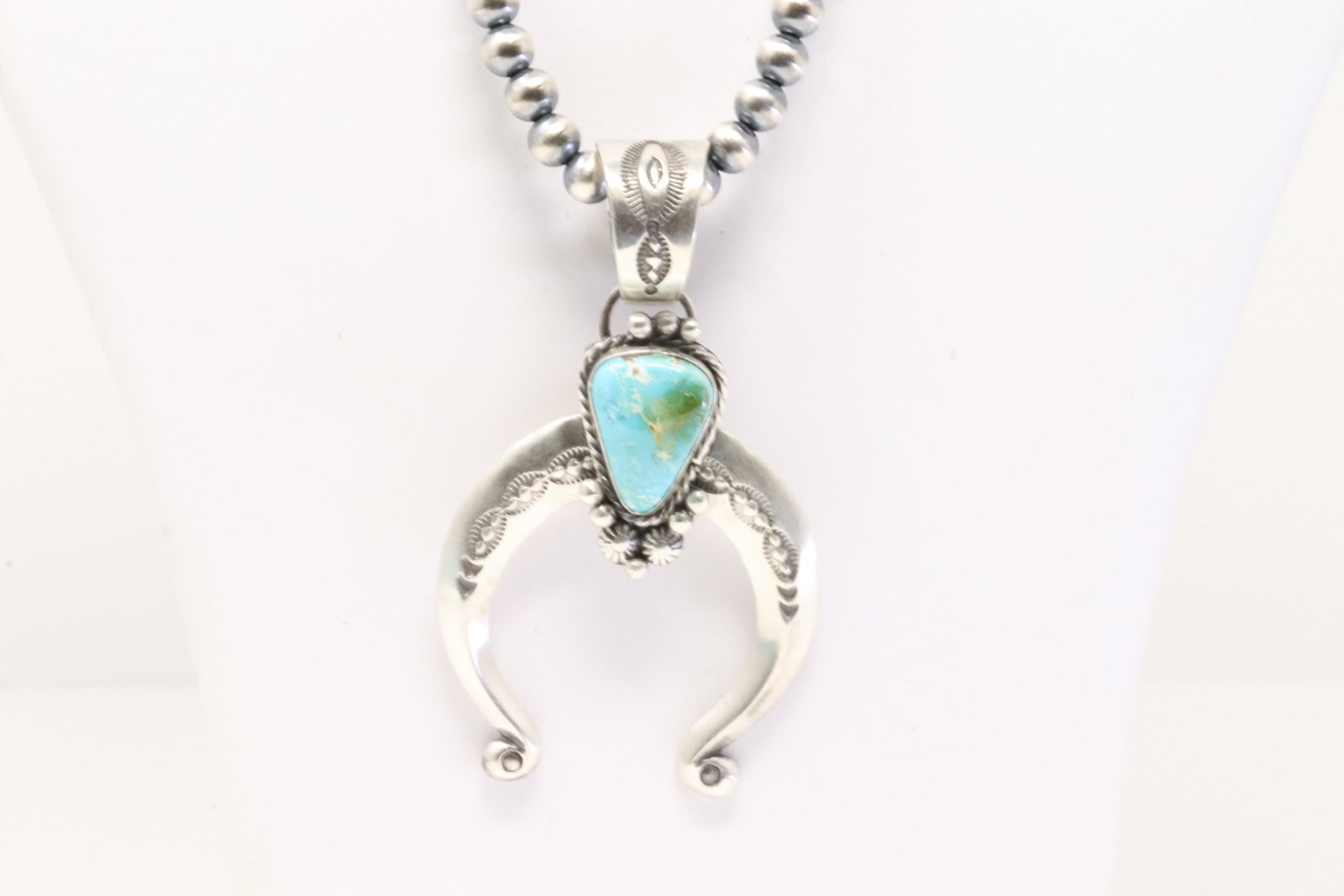 Native America Navajo Sterling Silver Sonora Gold Turquoise Naja Necklace By Samuel Yellowhair.: This is a Native America Navajo Sterling Silver Sonora Gold Turquoise Naja Necklace By Samuel Yellowhair. Necklace length: 18.00"
