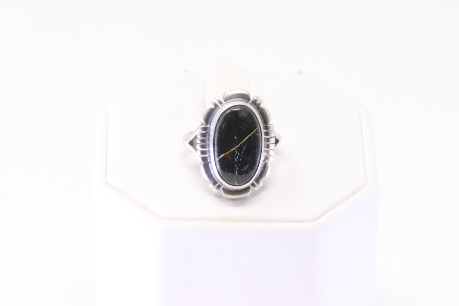 Native America Navajo Sterling Silver Black Onyx Ring By T.F.: This is a Native America Navajo Sterling Silver Black Onyx Ring By T.F. Ring size: 6.00.