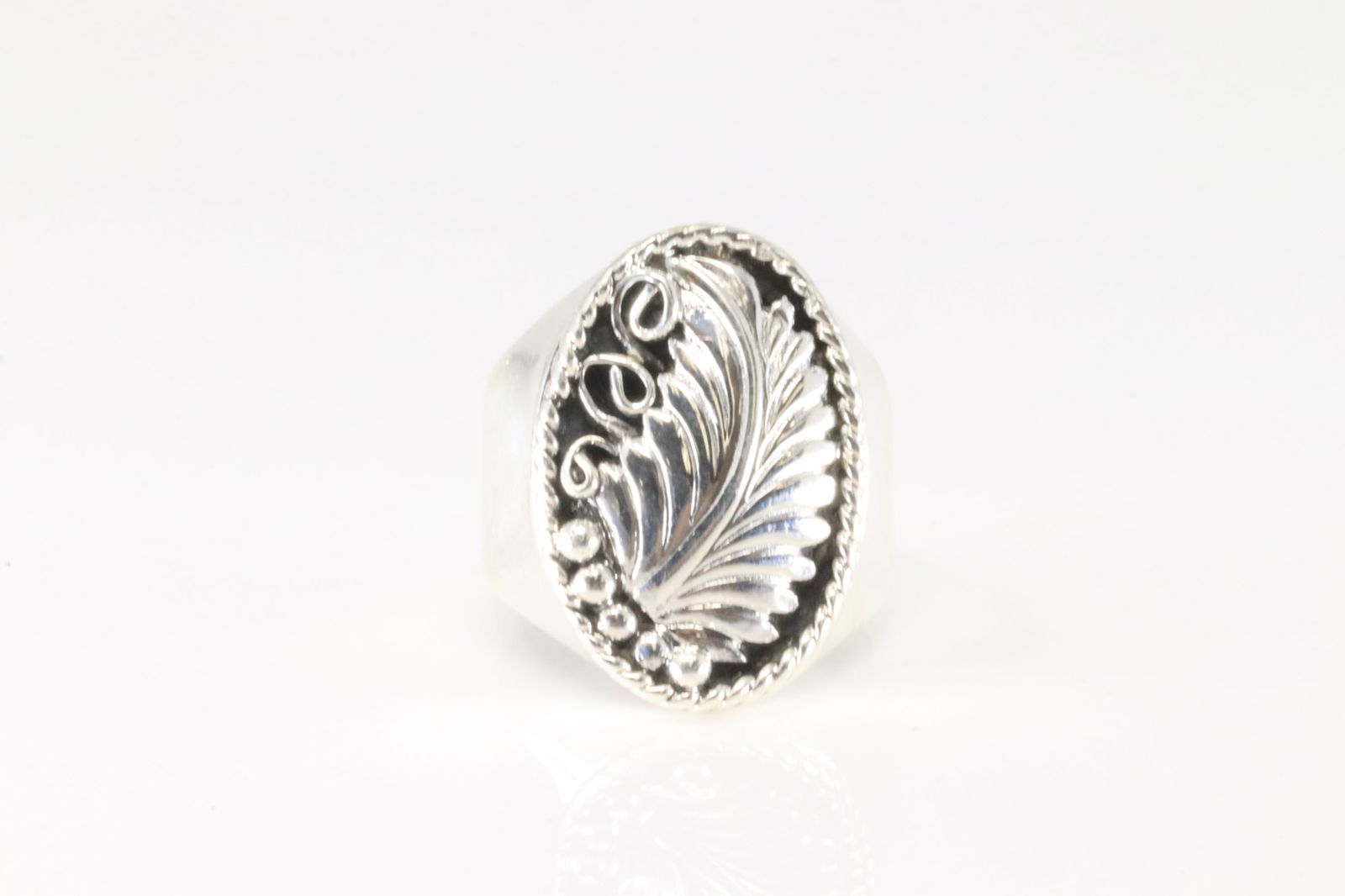 Native America Navajo Sterling Silver Ring Leaf Cuff By Genevieve Burnside. (1 of 4)