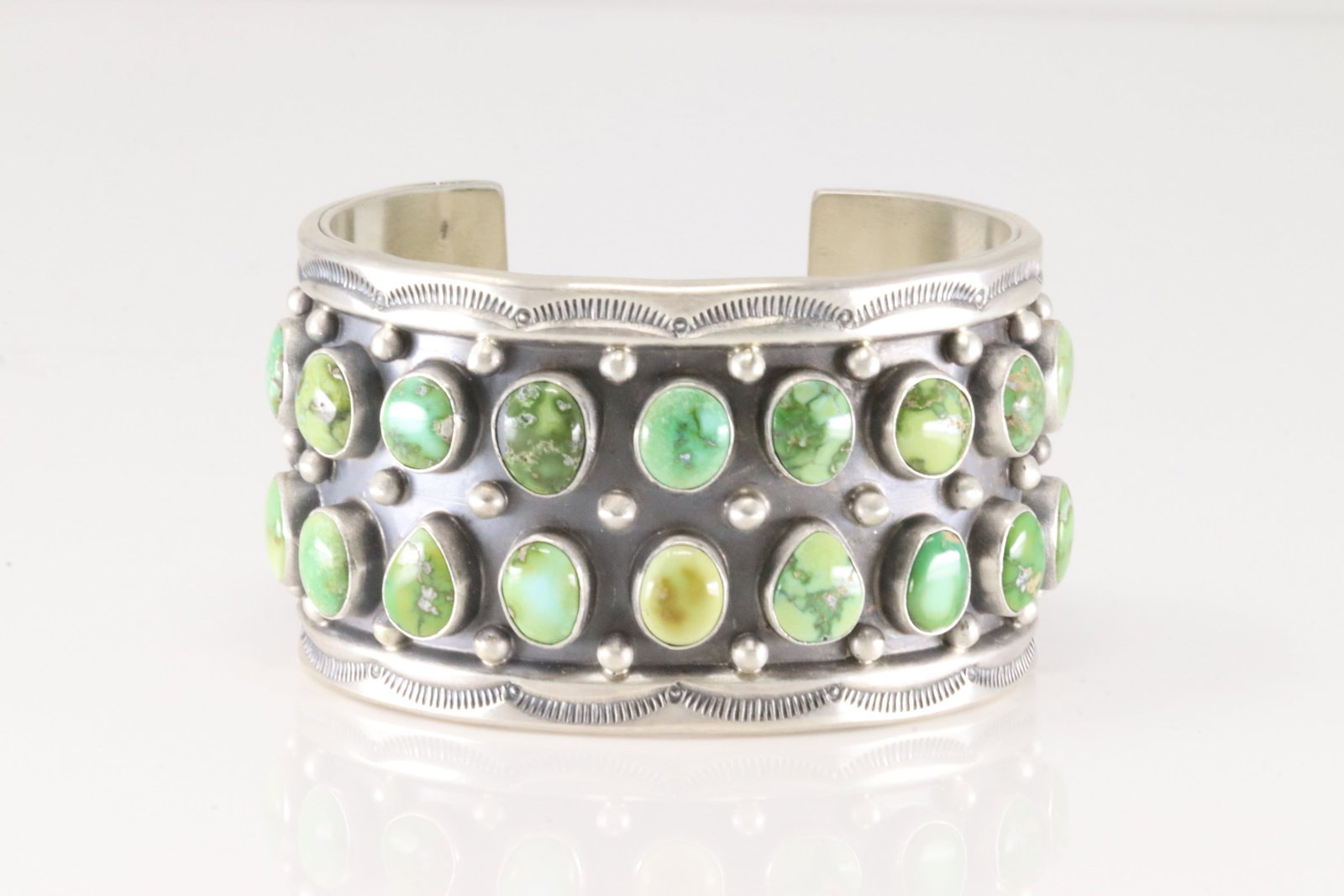 Native America Navajo Sterling Silver Sonora Gold Turquoise Bracelet Cuff By Tom Lewis.: This is a Native America Navajo Sterling Silver Sonora Gold Turquoise Bracelet Cuff By Tom Lewis. Total weight: 105.40 Grams.