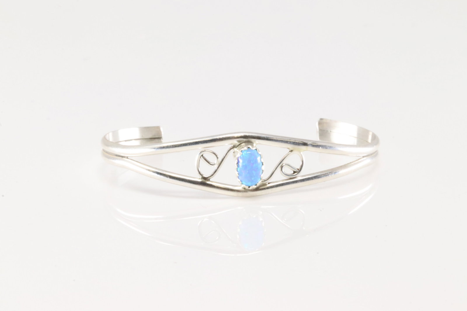 Native America Navajo Sterling Silver Blue Opal Baby Bracelet.: This is a Native America Navajo Sterling Silver Blue Opal Baby Bracelet.