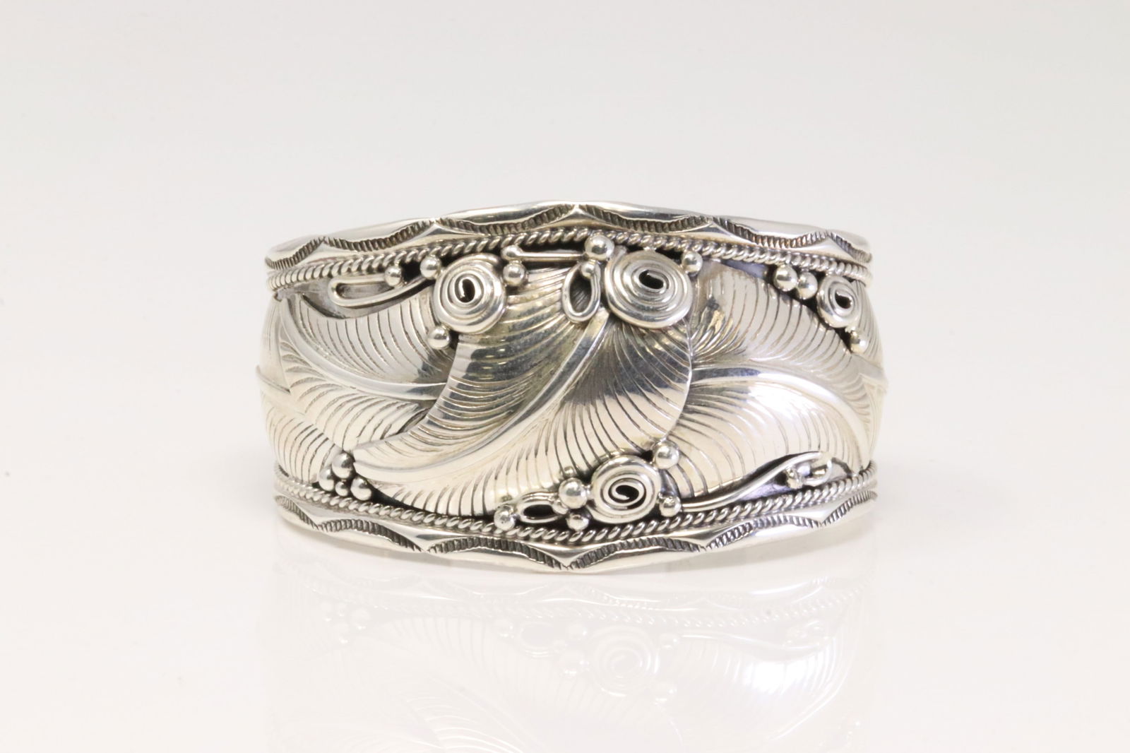 Native America Navajo Sterling Silver Solid Leaf Cuff Bracelet By Darelle Morgan. (1 of 4)