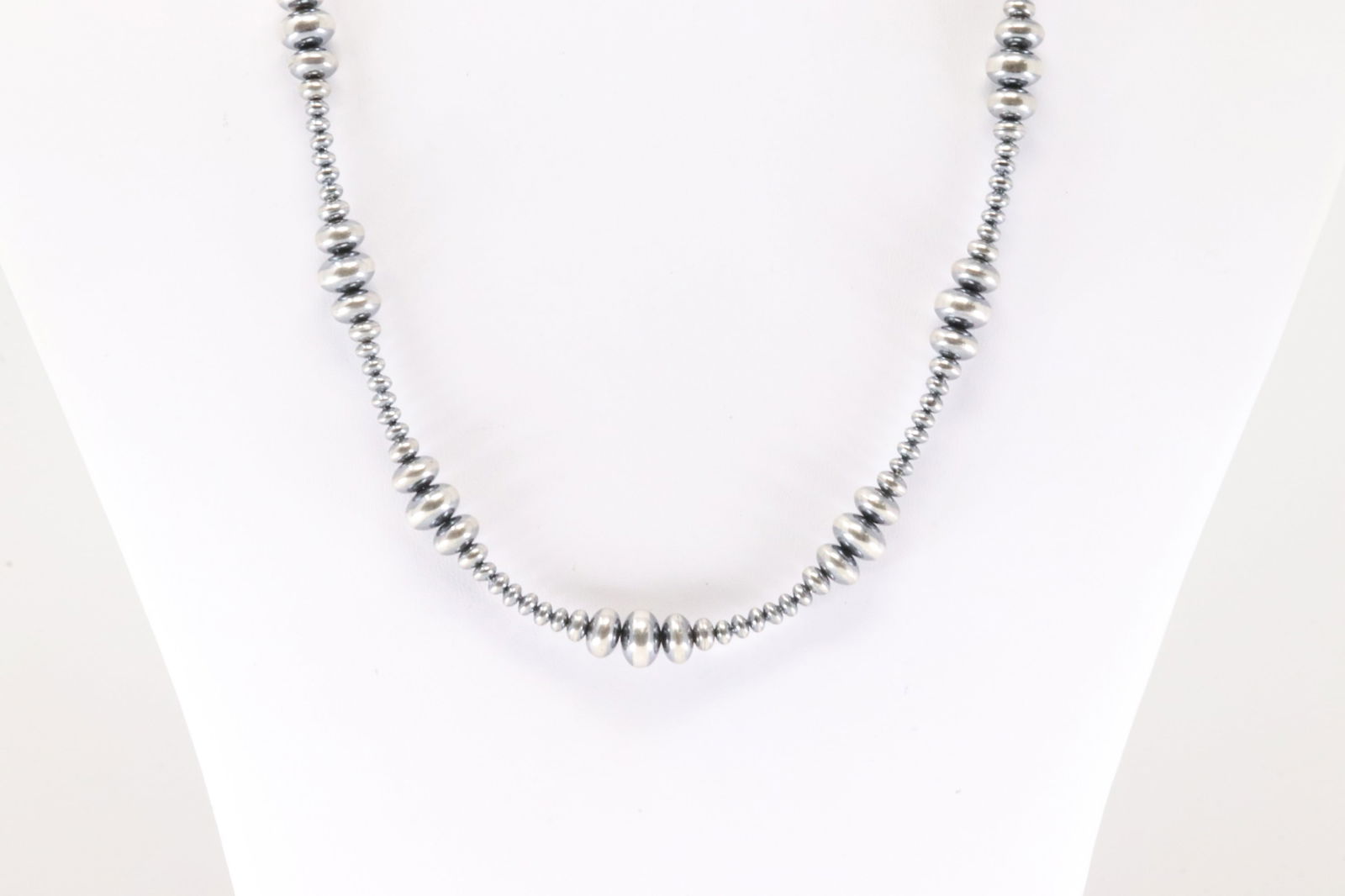 Native America Navajo Sterling Silver Pearl Beaded Necklace.: This is a Native America Navajo Sterling Silver Pearl Beaded Necklace. Necklace length: 20.00"