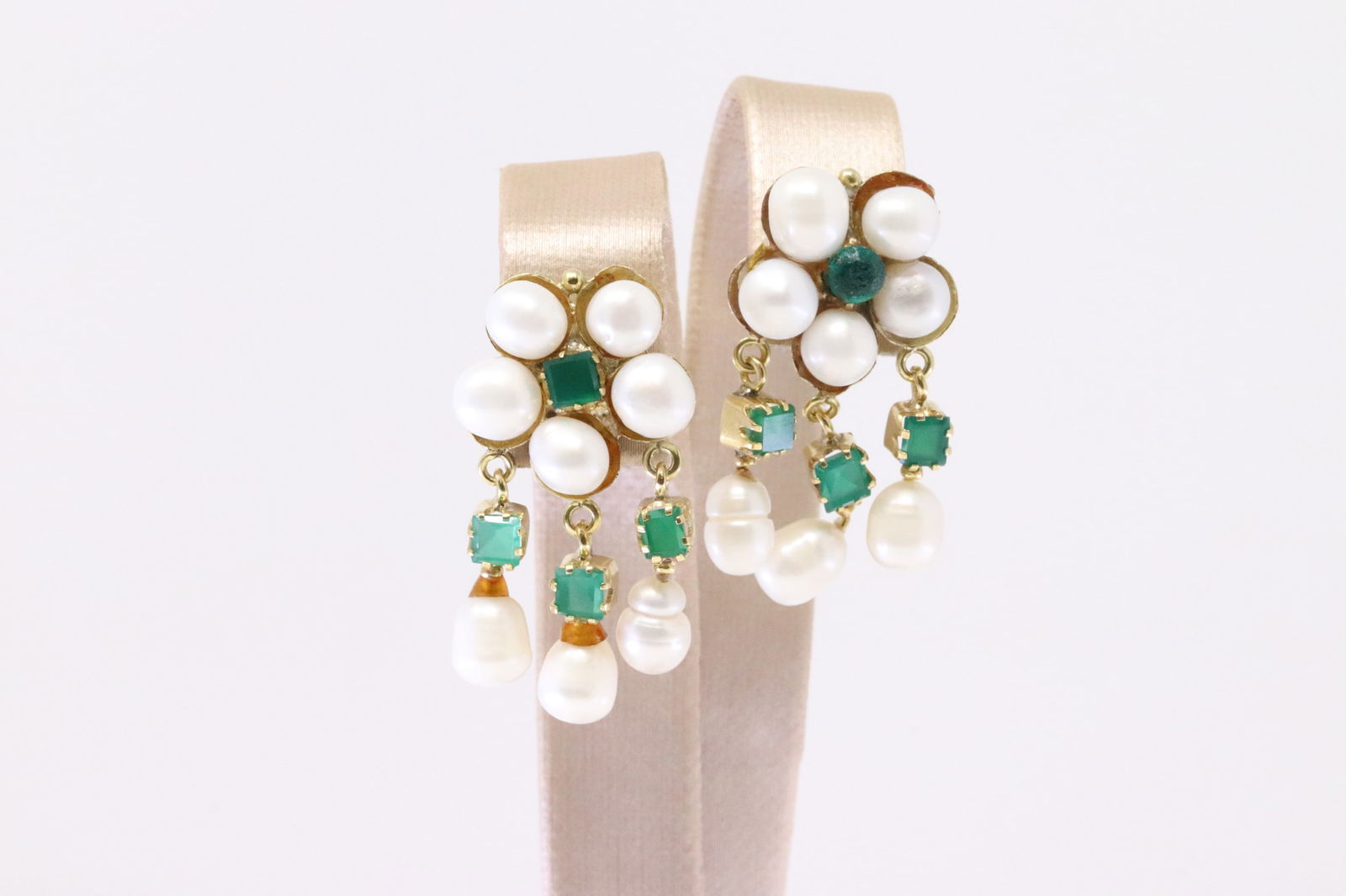 Pearl & Emerald Earring 18Kt. (1 of 4)