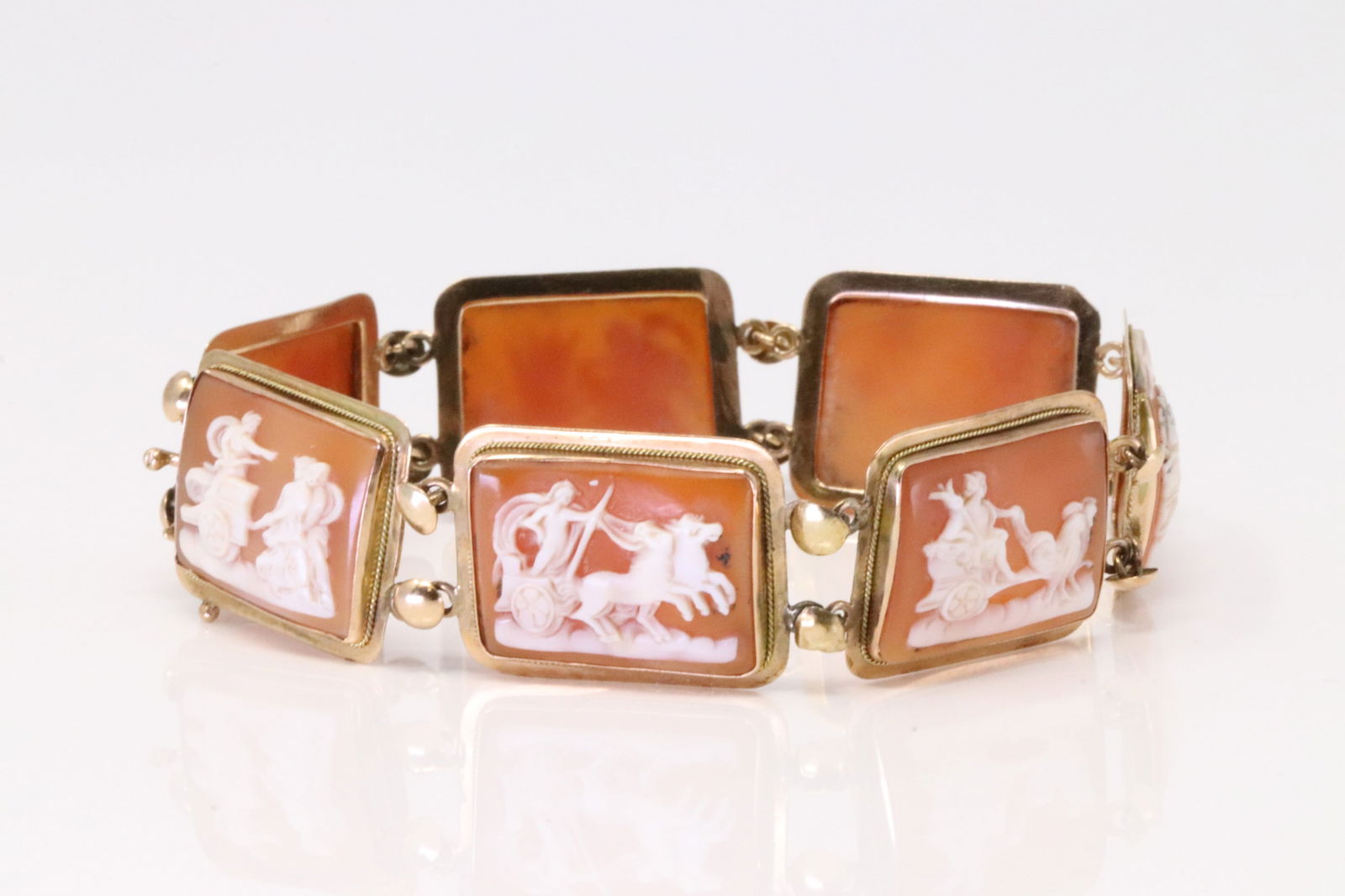 Vintage Cameo Bracelet 14Kt. (1 of 5)