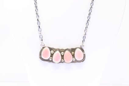 Native America Navajo Sterling Silver Pink Conch Shell Necklace By Jude Candalaria
