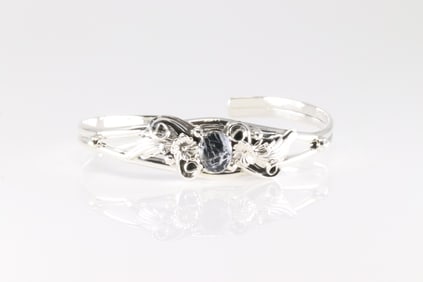 Native America Navajo Sterling Silver White Buffalo Bracelet Cuff By Suzanna Johnson.