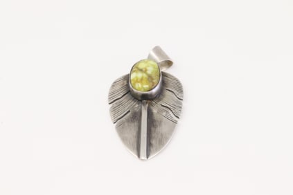 Native America Navajo Sterling Silver Palomino Feather Pendant By D.Wylie.