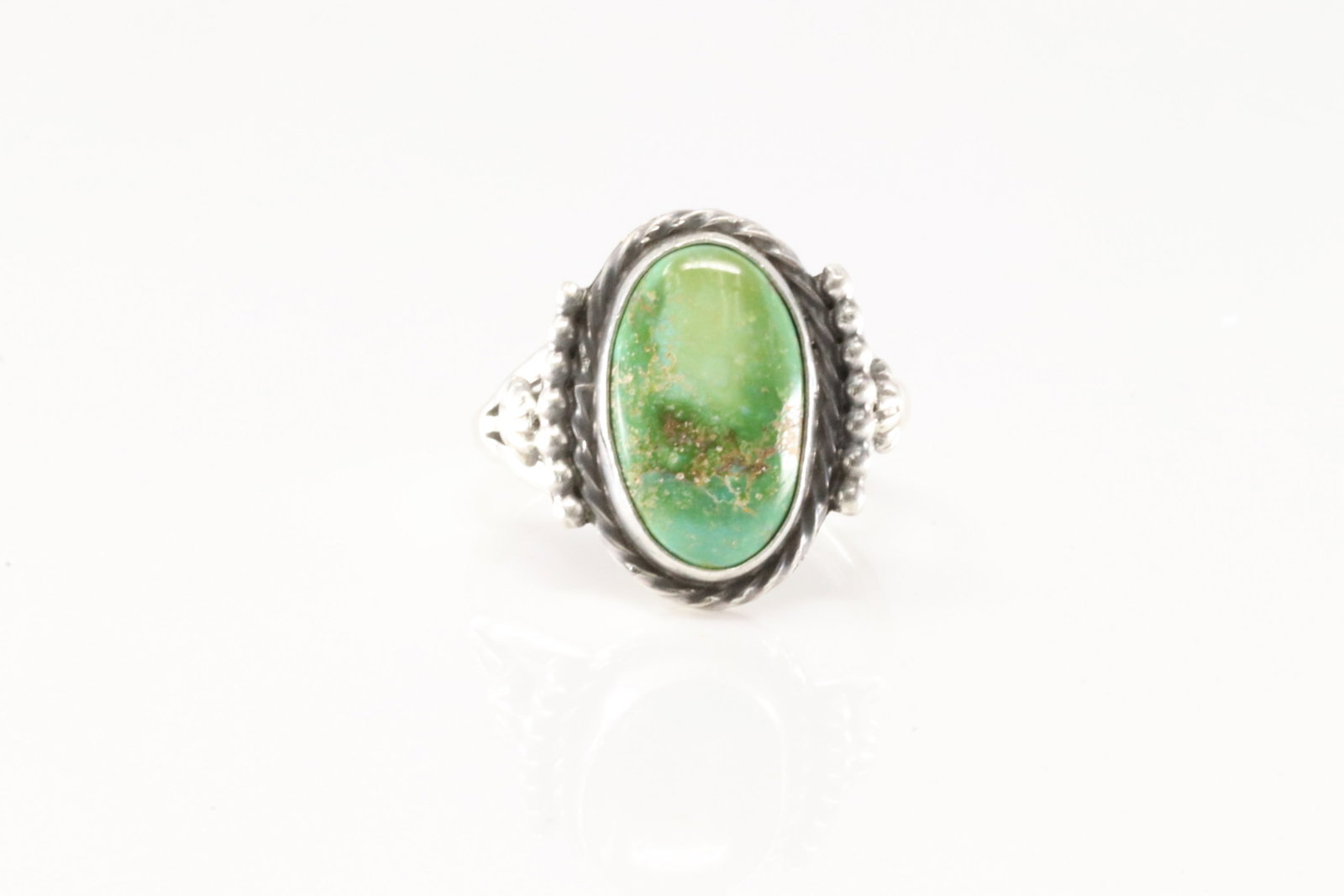 Native America Navajo Sterling Silver Sonora Gold Turquoise Ring By Samuel Yellowhair.: This is a Native America Navajo Sterling Silver Sonora Gold Turquoise Ring By Samuel Yellowhair. Ring size: 8.50.