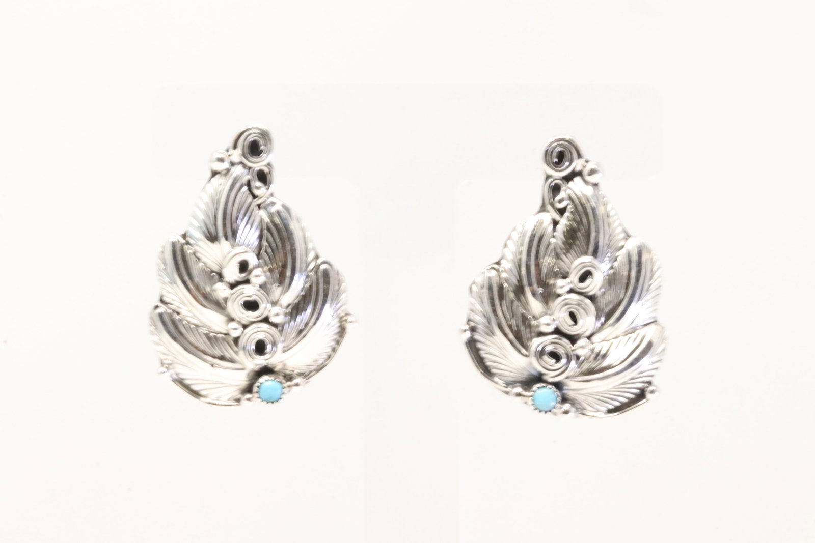 Native America Navajo Stering Silver Turquoise Leaf Post Earring's By Darell Morgan.: This is a Native America Navajo Stering Silver Turquoise Leaf Post Earring's By Darell Morgan.