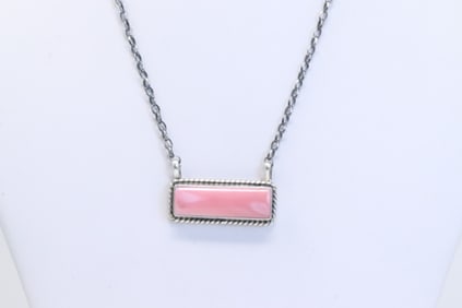 Native America Navajo Sterling Silver Pink Conch Necklace By Sheryl Kee.