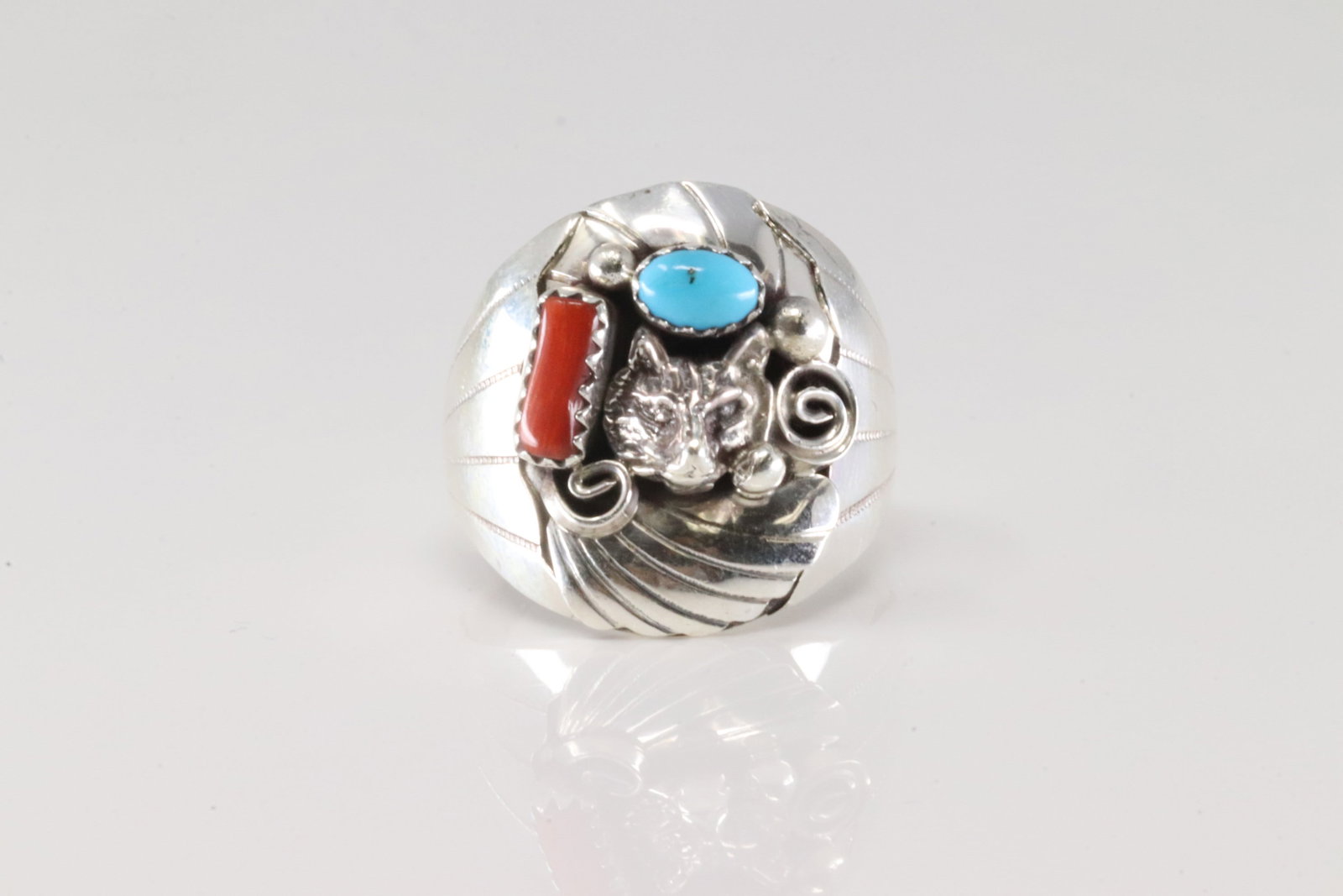 Native America Navajo Sterling Silver Coral & Turquoise Ring By G.: This is a Native America Navajo Sterling Silver Coral & Turquoise Ring By G. Ring size: 10.00.