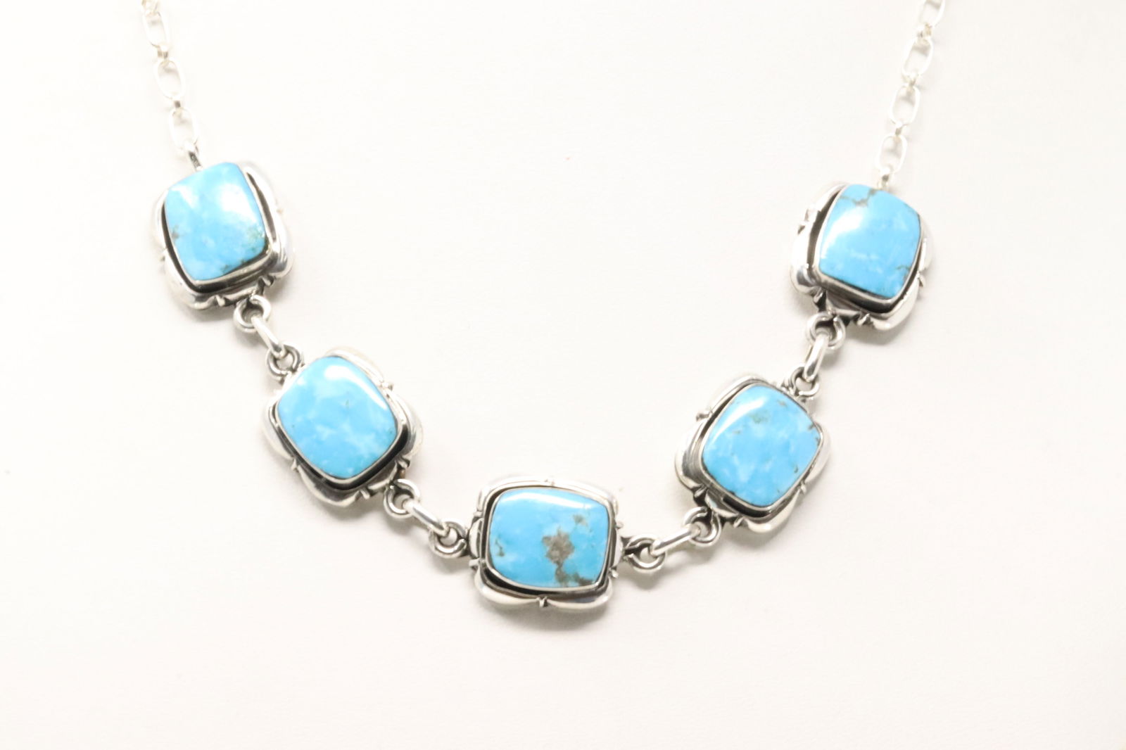 Native America Navajo Sterling Silver Turquoise Necklace By Mike Smith.: This is a Native America Navajo Sterling Silver Turquoise Necklace By Mike Smith. Necklace length: 18.00"