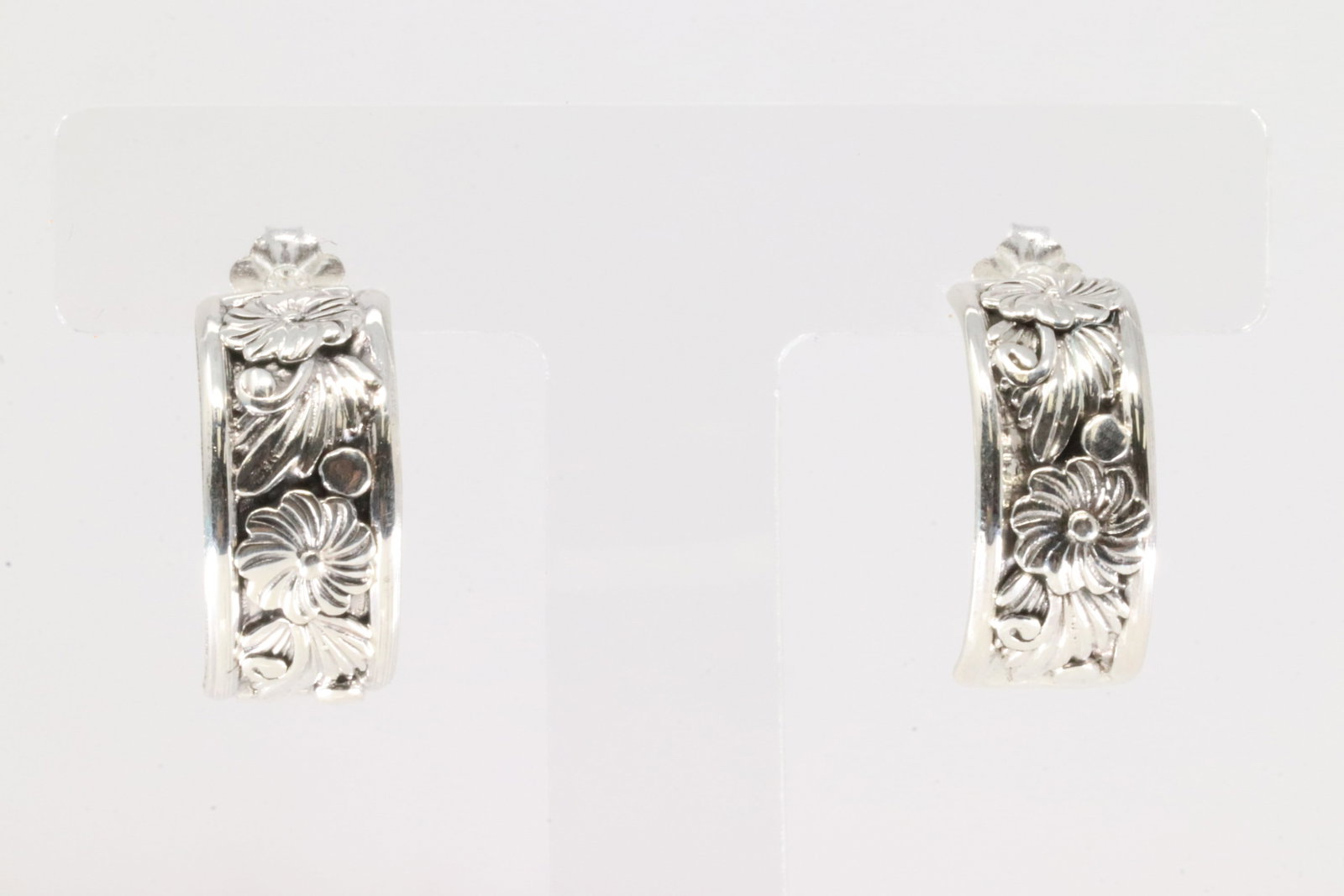 Native America Navajo Sterling Silver Floral Hoop Post Earring's By Tom Dinetso.: This is a Native America Navajo Sterling Silver Floral Hoop Post Earring's By Tom Dinetso.