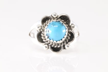 Native America Navajo Sterling Silver Turquoise Ring By Daniel Dakai.