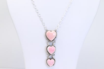 Native America Navajo Sterling Silver Pink Conch Heart Necklace By Pansy Johnson.