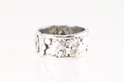 Native America Navajo Sterling Silver Floral Ring By Tom Dinetso.