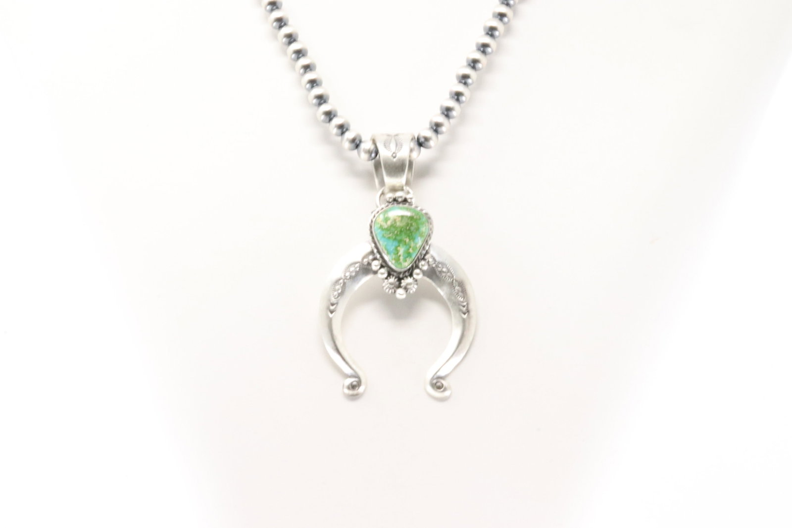 Native America Navajo Sterling Silver Sonora Gold Naja Necklace By Samuel Yellowhair.: This is a Native America Navajo Sterling Silver Sonora Gold Naja Necklace By Samuel Yellowhair. Necklace length: 18.00"